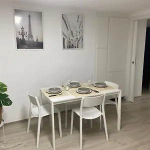 Casa vacanze Bellissimo Piano Terra Totalmente Ristrutturato 450m Dal Mare, Lido di Camaiore